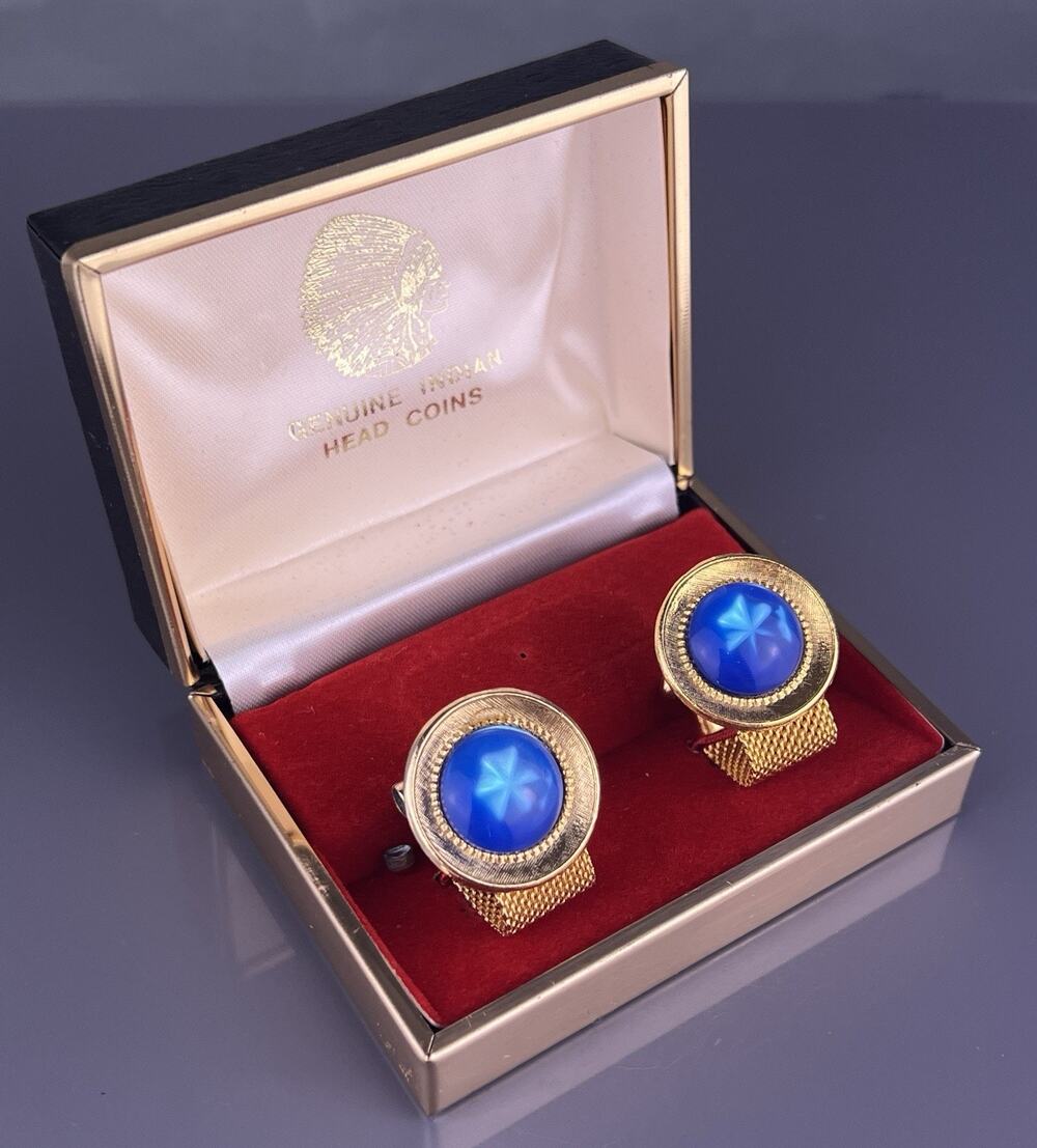Blue Star Cabochon Wrap Around Cufflinks Gold Tone Florentine Round NOS Vintage